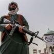 talebani sparano su folla