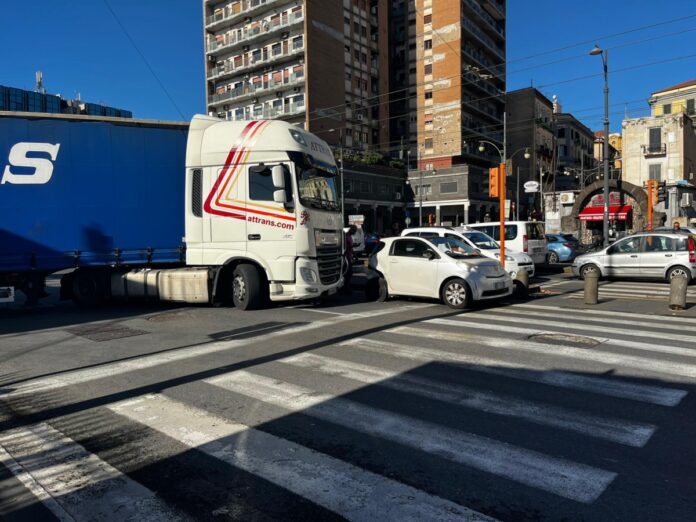 Incidente via Marina Napoli