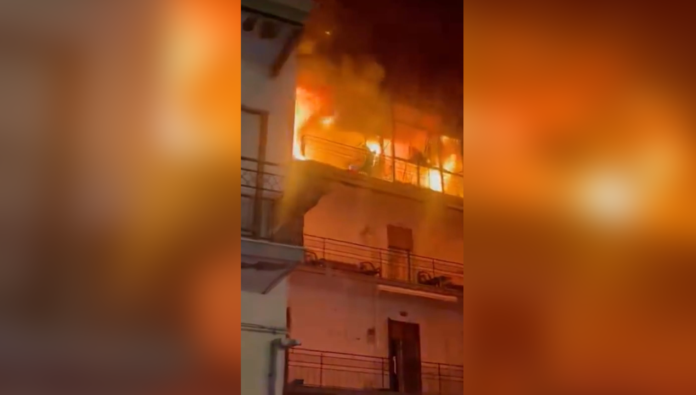 Portici Incendio