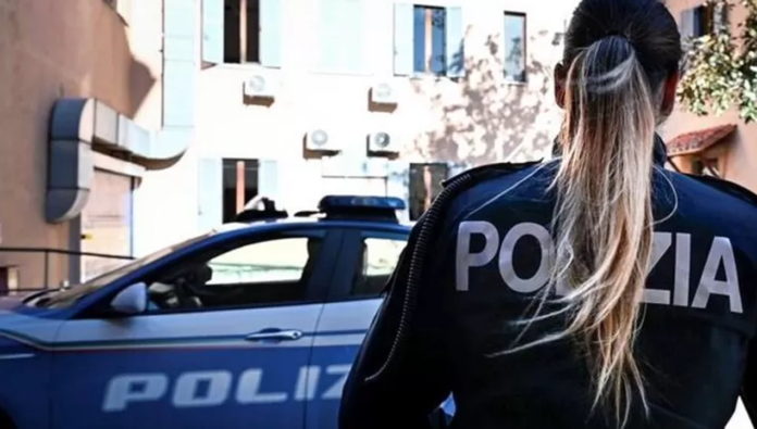 Poliziotta Napoli