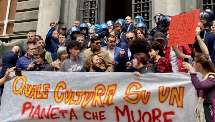 Ministro Sangiuliano contestato