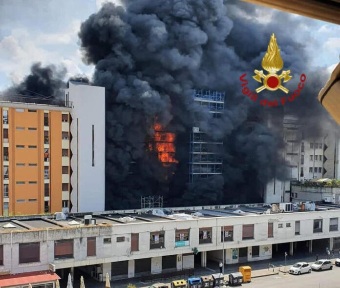 Roma Incendio Palazzo