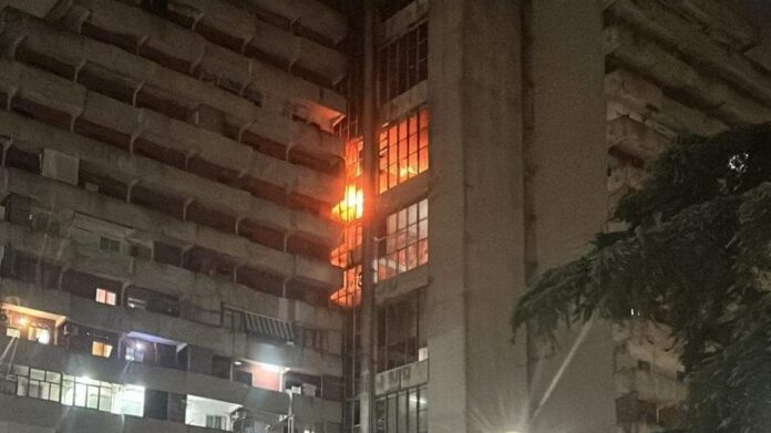 Scampia incendio vela rossa