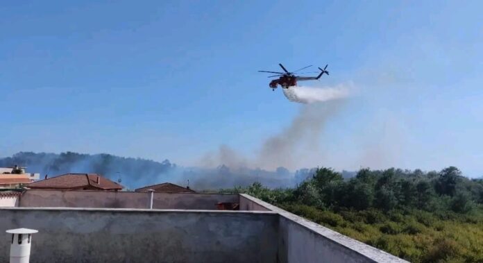 Incendio base Nato Lago Patria