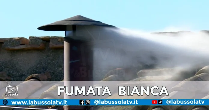FUMATA BIANCA ELETTO NUOVO PAPA
