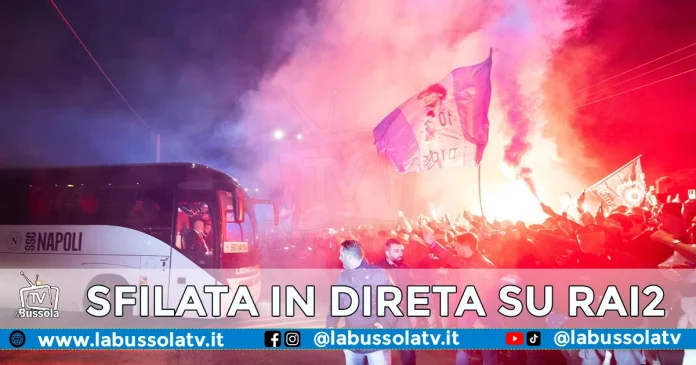 SFILATA BUS SCOPERTO NAPOLI RAI2