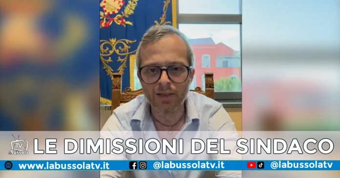FRATTAMAGGIORE DIMISSIONI SINDACO