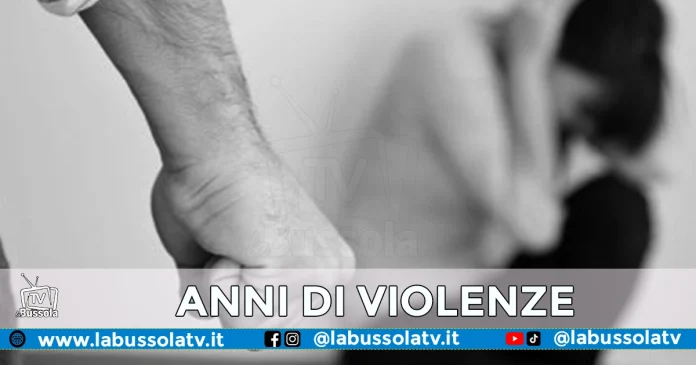 NAPOLI VIOLENZA MOGLIE