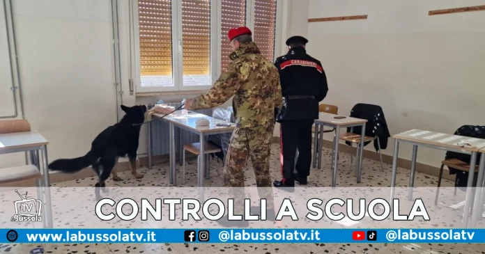 CARABINIERI CONTROLLI SCUOLE CARABINIERI CONTROLLI SCUOLE