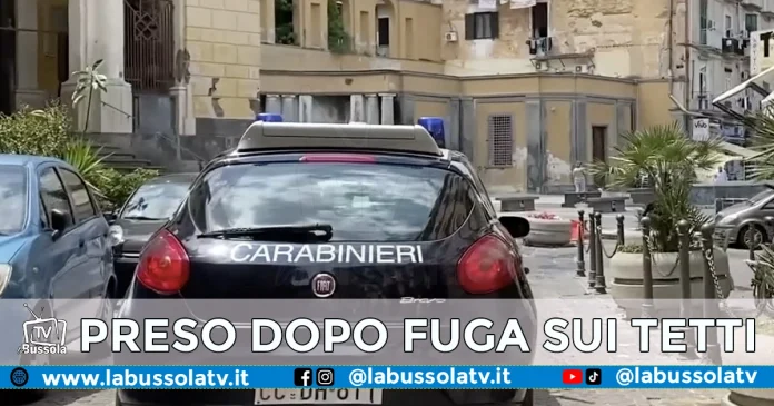 FUGA SUI TETTI CASTELLAMMARE DI STABIA FUGA SUI TETTI CASTELLAMMARE DI STABIA