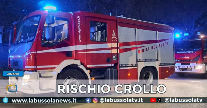 ARZANO EDIFICIO RISCHIO CROLLO