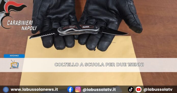  Ad ARZANO (Napoli) i carabinieri della tenenza locale sono intervenuti a seguito di una segnalazione della dirigente scolastica dell'istituto d'istruzione superiore Don Geremia Piscopo di via Napoli 57: poco prima i docenti avevano sorpreso un ragazzo di 15 anni con un coltello.