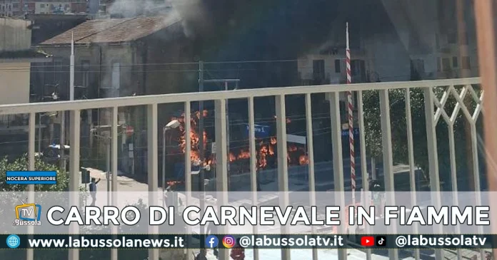 NOCERA INCENDIO CARRO CARNEVALE