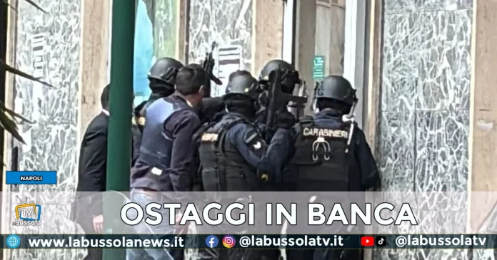 NAPOLI RAPINA BANCA CREDIT AGRICOLE NAPOLI RAPINA BANCA CREDIT AGRICOLE