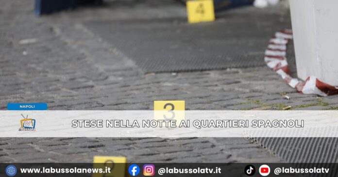 Notte di stese a Napoli, sequestrati 11 bossoli nei Quartieri Spagnoli. Indagini della Polizia