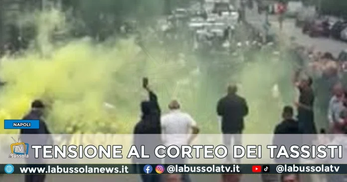 NAPOLI CORTEO TASSISTI