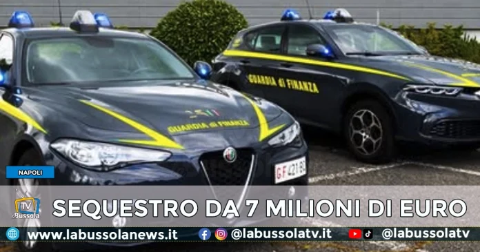 Capi d'abbigliamento falsi di note griffe