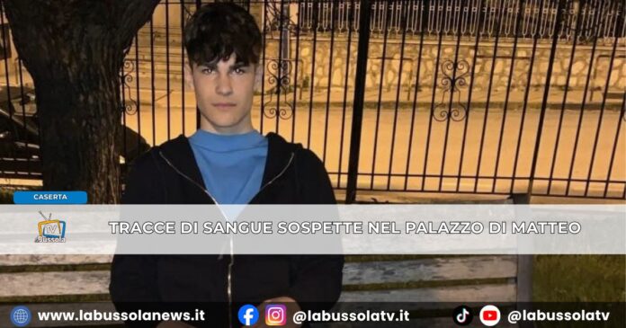 Matteo Carfora caduto da terzo piano a Caserta tracce di sangue sospette. Per il fratello e padre è simulazione non suicidio