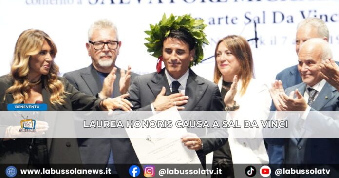 A Sal Da Vinci laurea honoris causa dal Conservatorio di Benevento. Il cantante commosso “Mamma ce l’ho fatta”