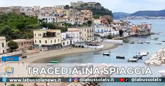 BACOLI MORTA DONNA SPIAGGIA MARINA GRANDE