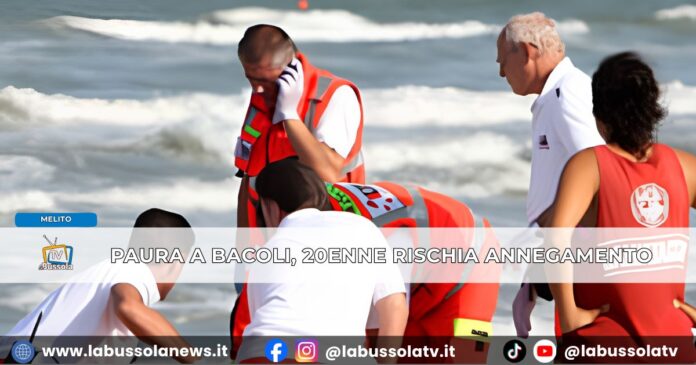 Bacoli, malore durante il bagno in mare 20enne ricoverato in Rianimazione, prognosi riservata