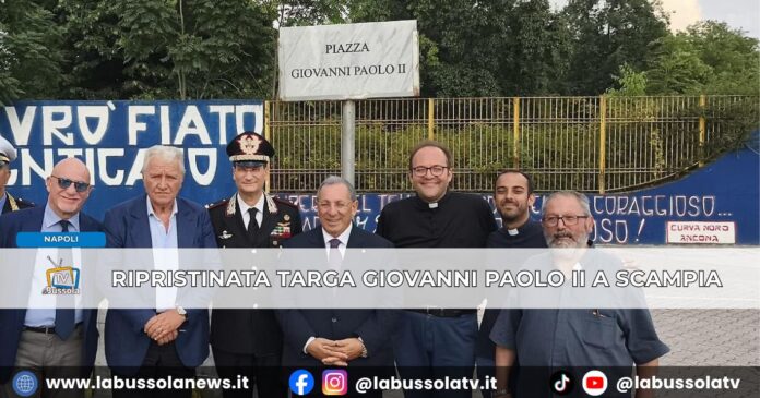 Ripristinata a Scampia la targa dedicata a San Giovanni Paolo II Era stata vandalizzata nel 2009 e poi completamente rimossa