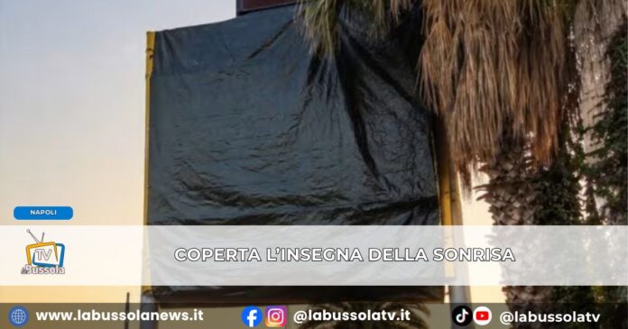 _La Sonrisa, coperte insegne e indicazioni stradali esplode la protesta della famiglia Polese