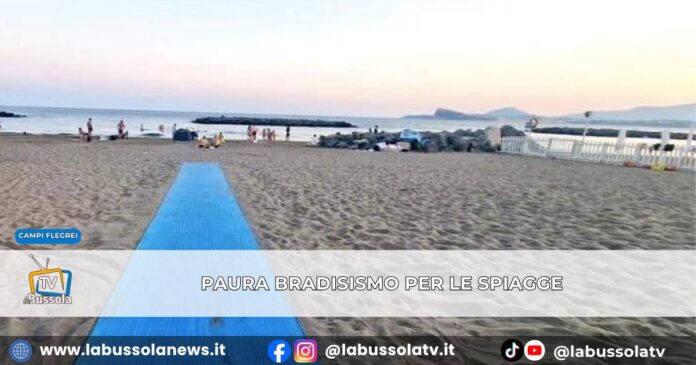 Terremoto ai Campi Flegrei, la paura svuota le spiagge presenze crollate fino al 70%
